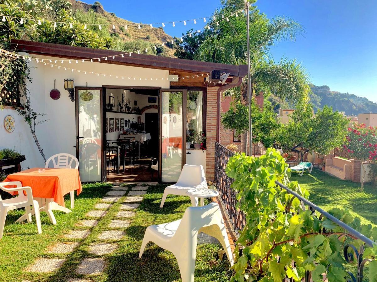 B&B Villa Vittoria Giardini Naxos Eksteriør bilde
