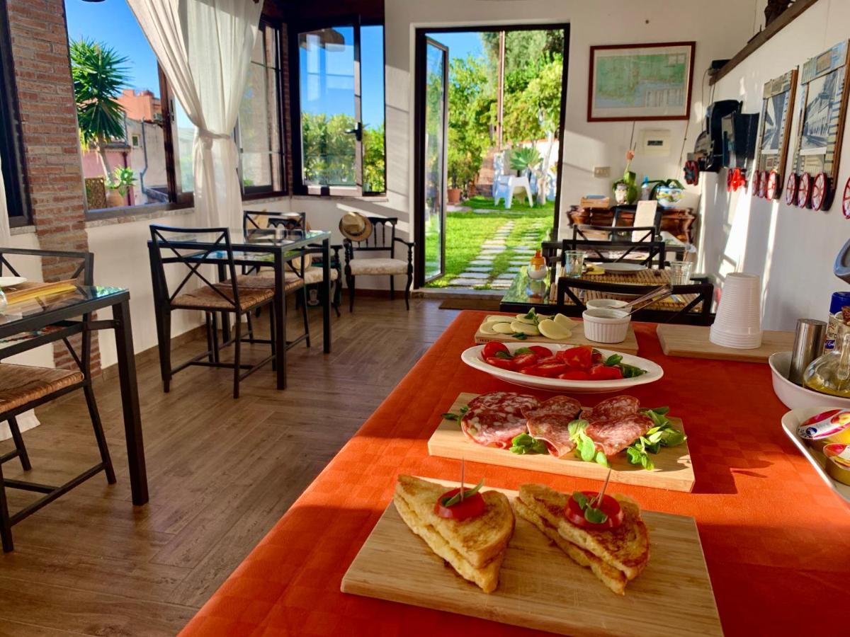B&B Villa Vittoria Giardini Naxos Eksteriør bilde