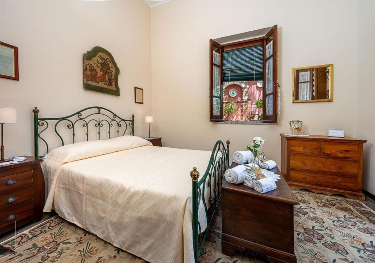 B&B Villa Vittoria Giardini Naxos Eksteriør bilde