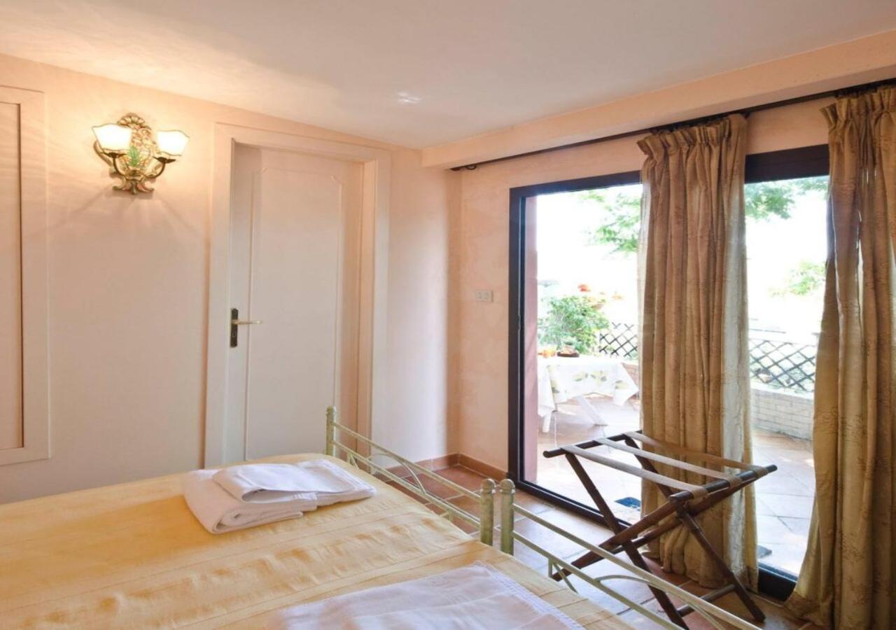 B&B Villa Vittoria Giardini Naxos Eksteriør bilde
