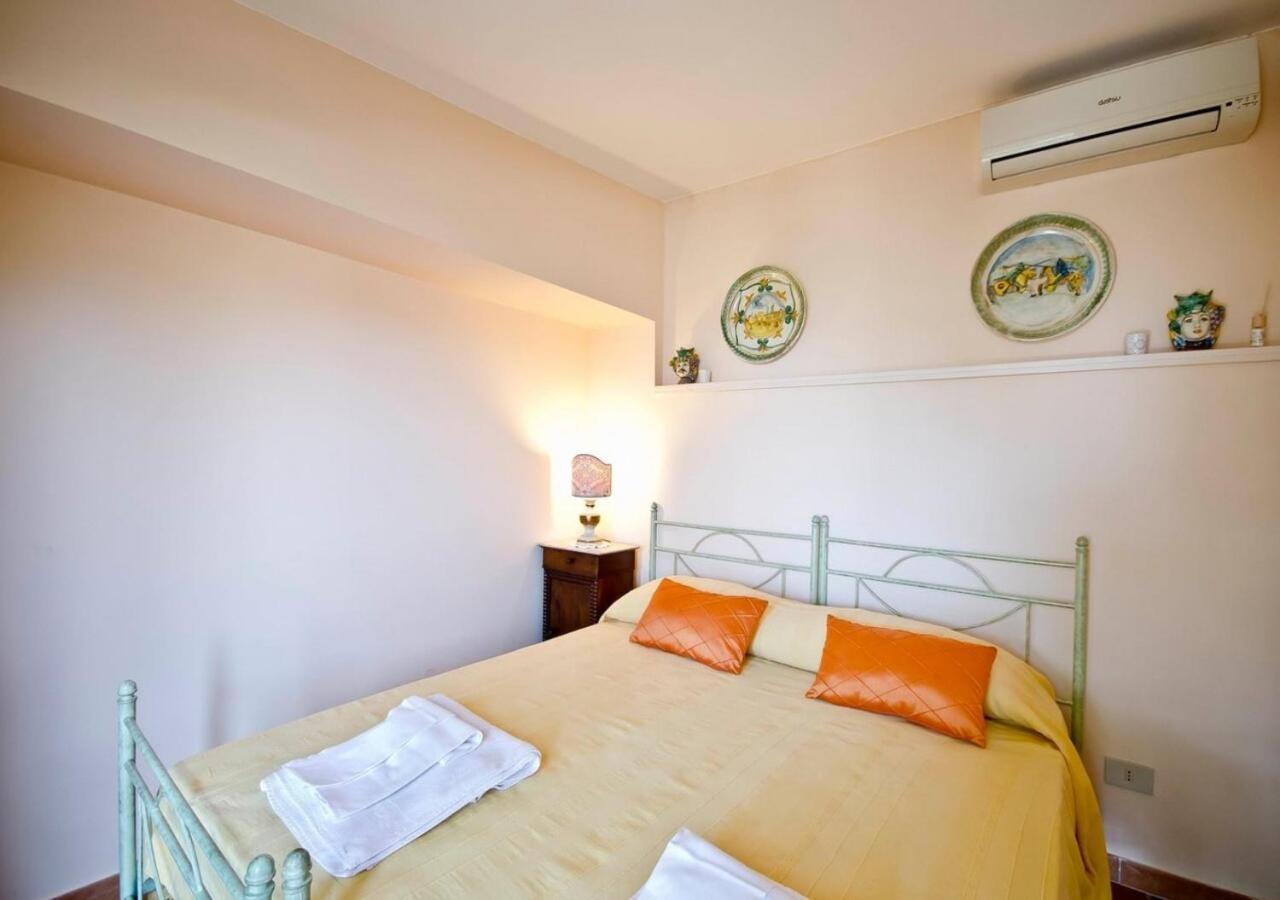 B&B Villa Vittoria Giardini Naxos Eksteriør bilde