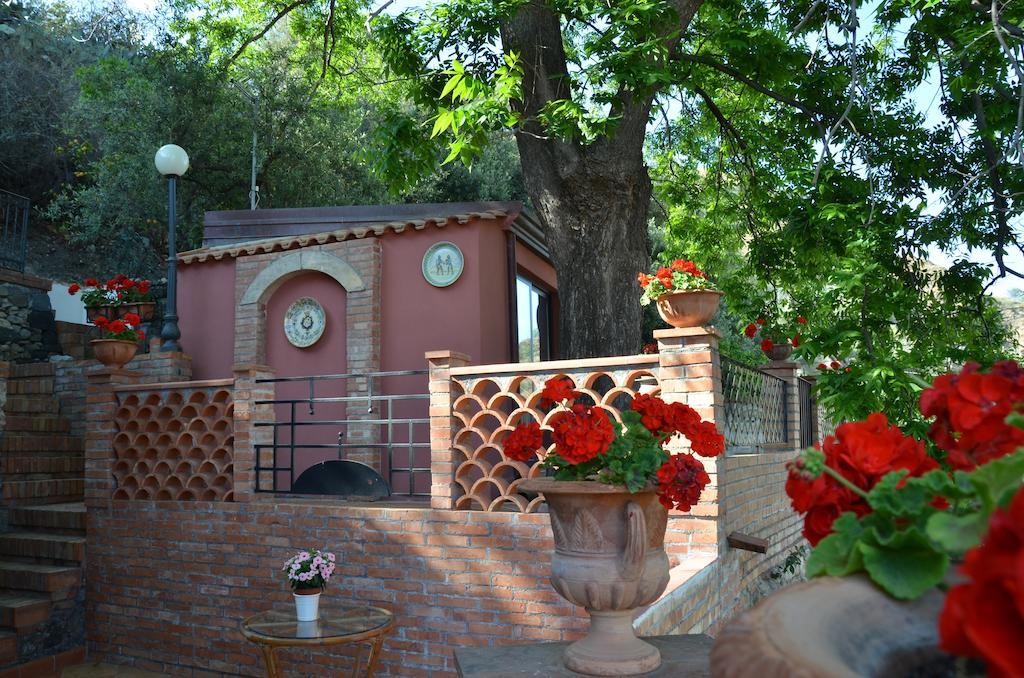 B&B Villa Vittoria Giardini Naxos Eksteriør bilde