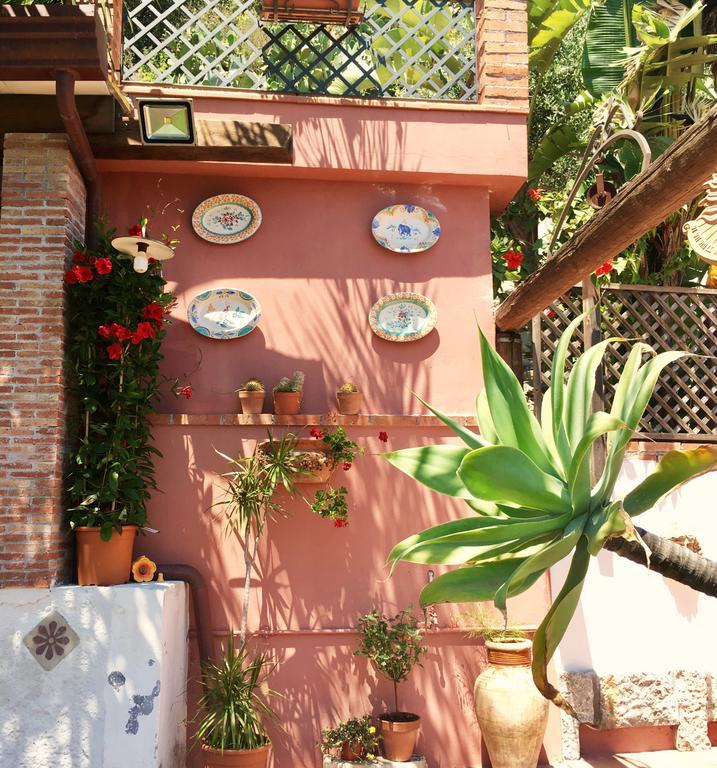 B&B Villa Vittoria Giardini Naxos Eksteriør bilde