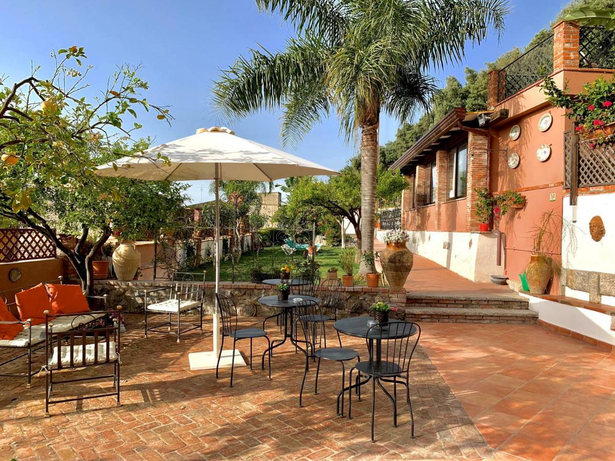 B&B Villa Vittoria Giardini Naxos Eksteriør bilde