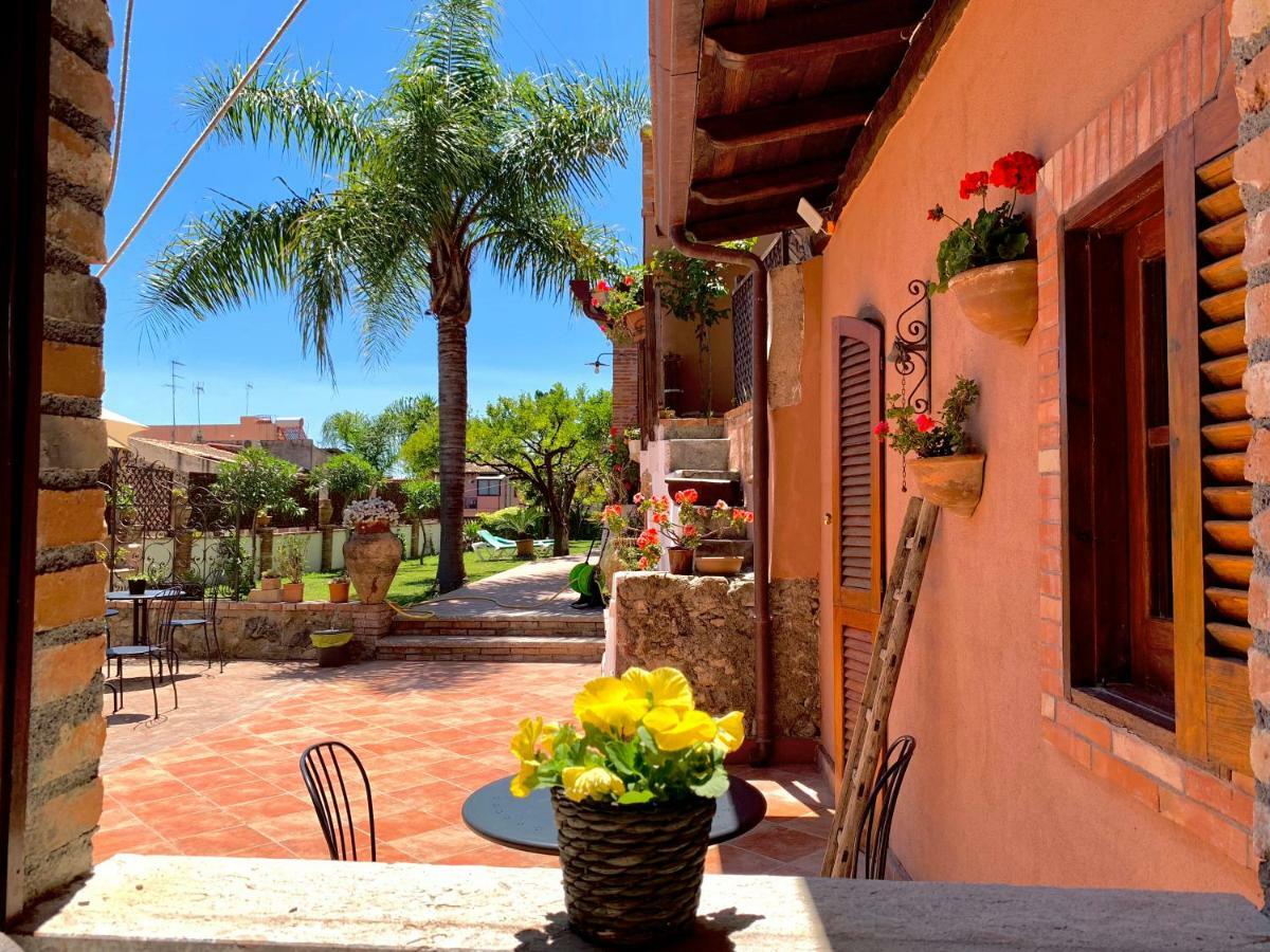 B&B Villa Vittoria Giardini Naxos Eksteriør bilde