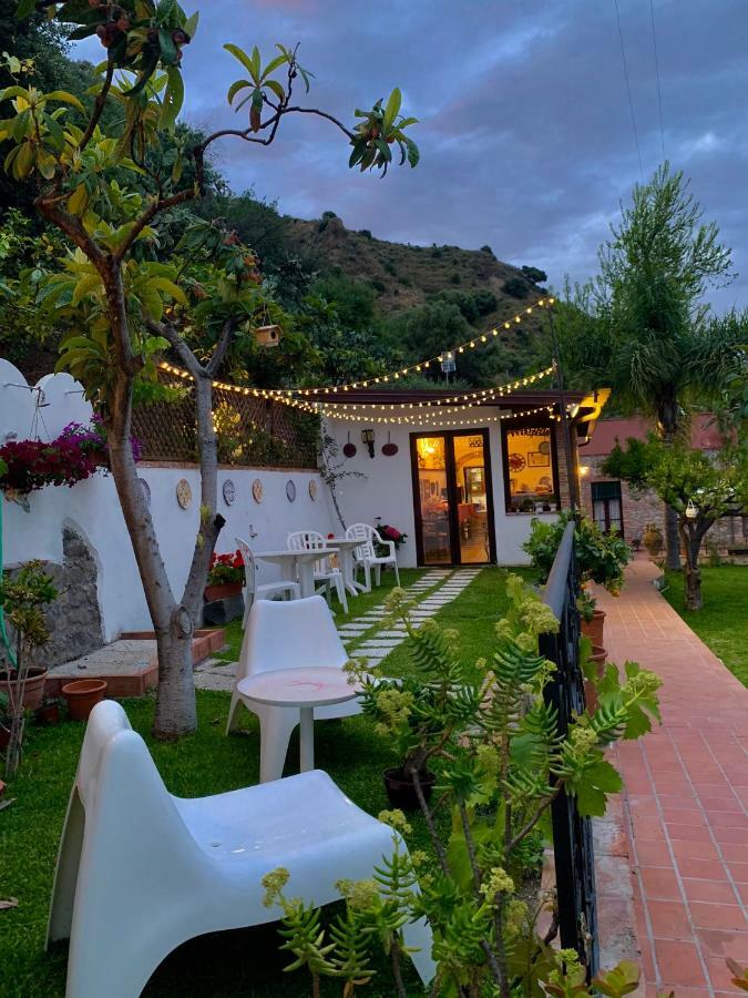 B&B Villa Vittoria Giardini Naxos Eksteriør bilde